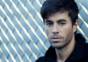 Nati oggi 8 maggio Enrique Iglesias